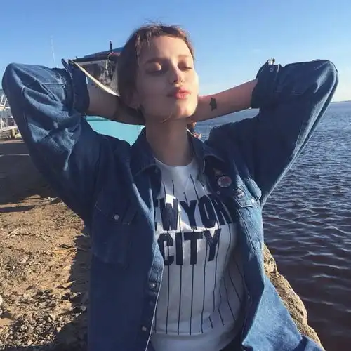 很多姑娘竟然都碰上了拖婚这个词,好像也有自己