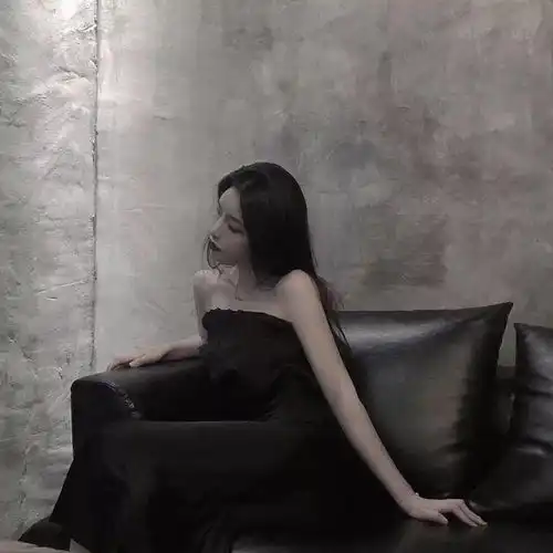女生头像高级感丧系乌克