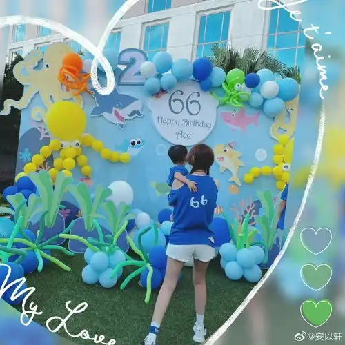 安以轩晒全家福为儿子庆生安以轩全家福安以轩豪宅图片曝光