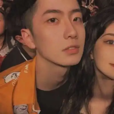 朱茵情侣头像一人一个