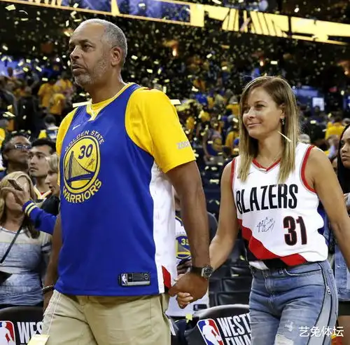 nba总决赛,最让库里闹心的不是比赛,而是他那不省心的父母