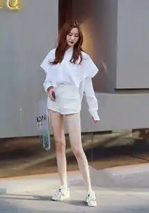 街拍简约白色装却穿得出彩,让她们美得像一首纯洁抒情诗