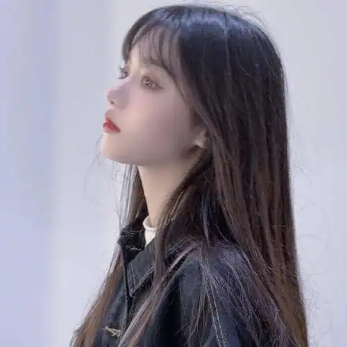 女生头像以前觉得小狗很容易开心