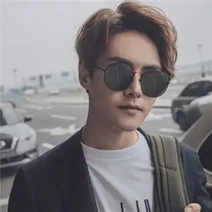 马天宇qq头像最帅大长腿走路带风戴眼镜太酷了