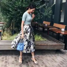 跟着五位超火日本时尚达人这样穿,变身撩男的气质系好感女孩