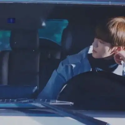 吴宣仪程潇闺蜜头像,抱图点赞,谢谢