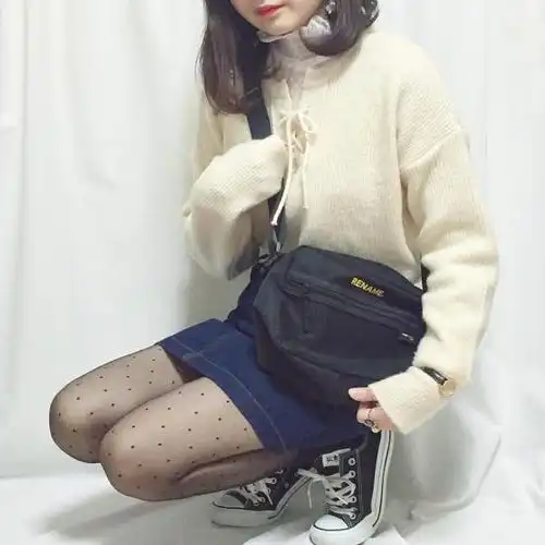 学生党可以学的的穿搭,灰白卫衣a字纹格半裙,妥妥的校园风