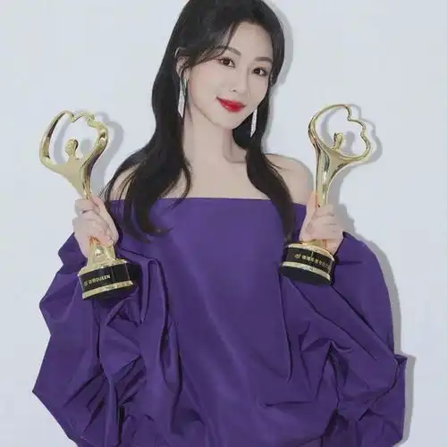 网传杨紫片酬超过1个亿顶风作案无视限薪令网友建议查税