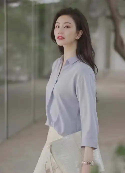 莫兰迪色太高级,用粉蓝色来打头阵,温柔又洋气哦