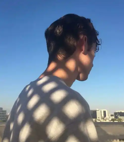 其实我也很难过你为什么不回头看看我