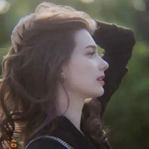 女生头像,我是负伤的泳者只为采一朵莲