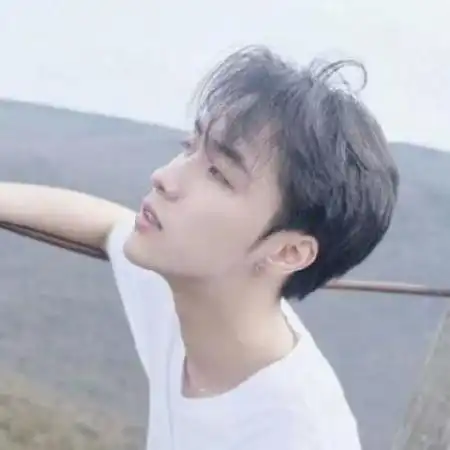 男生头像清新阳光帅气,一个百般娇宠她的男生