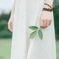 绿色系淡雅气质头像女系