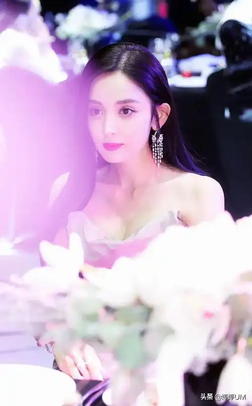 古力娜扎,浓颜系美女,美如貂蝉不愧是新疆四大美人之一