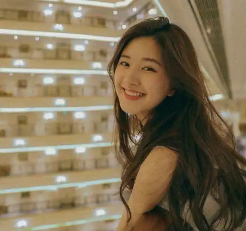 于正锤了赵露思团队营销一事,但两次回应前后矛盾,疑联合炒作