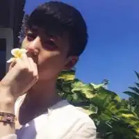 绝似尘花洒落地90后混搭男生头像