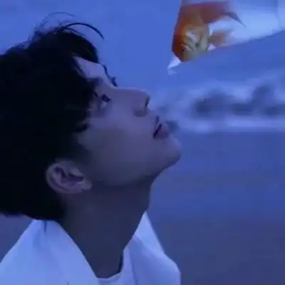 第666期男生头像0525帅气手机挡脸男生头像