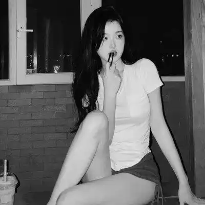 黑白头像女唯美高清图片