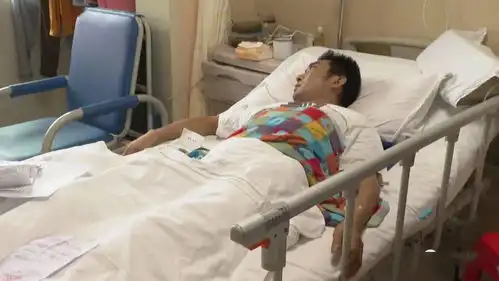 男子因意外丧失自理能力盼妻子回来照顾他