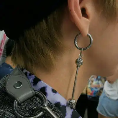 白色系头像男生部位欧美