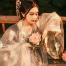 女生头像最流行的女生真人古风头像