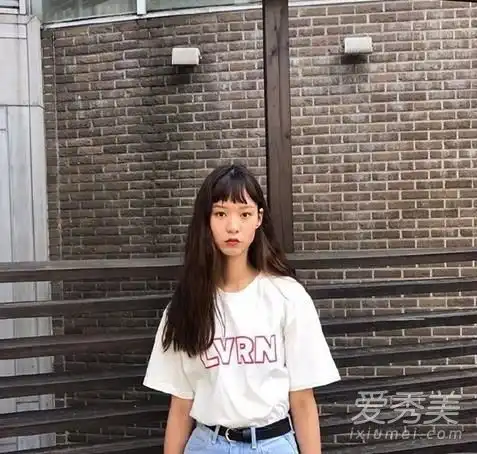 二次元刘海和长发照片韩国女孩都疯狂地去剪