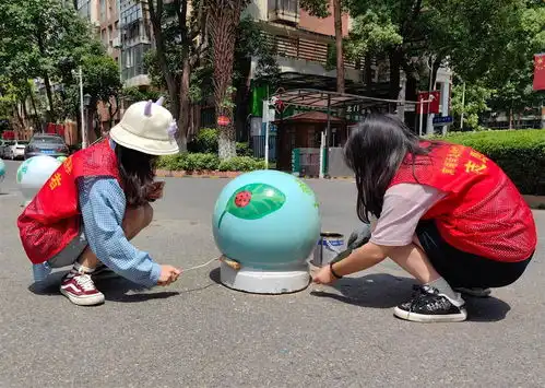 社区来了一群美容师,彩绘刷新小区颜值