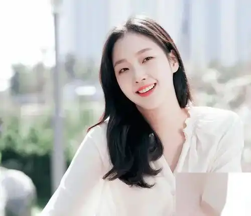 果然不能否定韩国财阀的眼光韩国艳后韩世雅