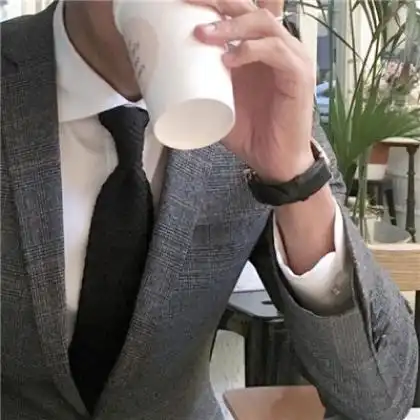 男生头像半身控,2020男人能吸引妹子的头像不露脸的