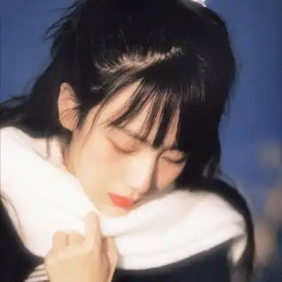 粉系小清新女生头像蓝色