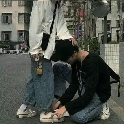 和小姐姐夜聊,她总回你这4字消息臭弟弟就别自恋了