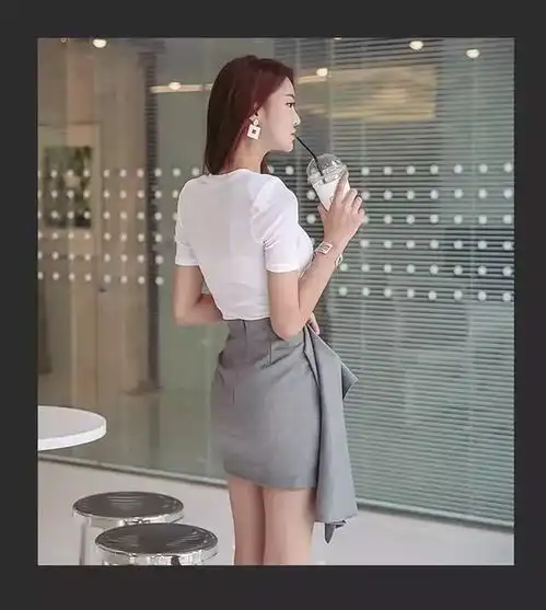 超级长腿大美女,白t恤漂亮极了