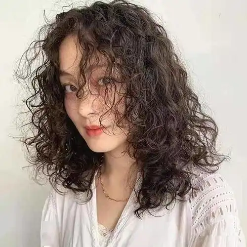 头发细软女生别烫这三种发型,款式好看但发质不适合,伤发又没卷