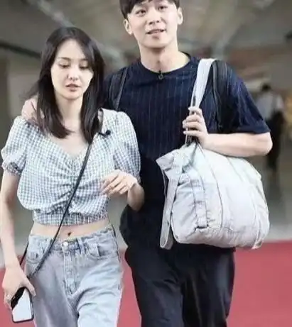 疑似郑爽小号发声表明心意后,妈妈点赞动态鼓励要活得精彩