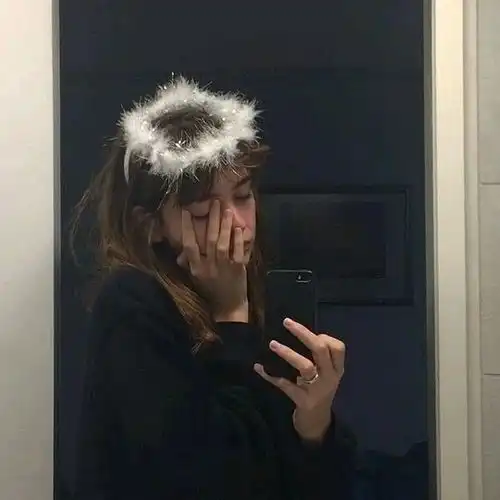 女生头像你身处年轻辜负年轻很快也将不再年轻