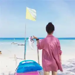 孤独背影看海女头像