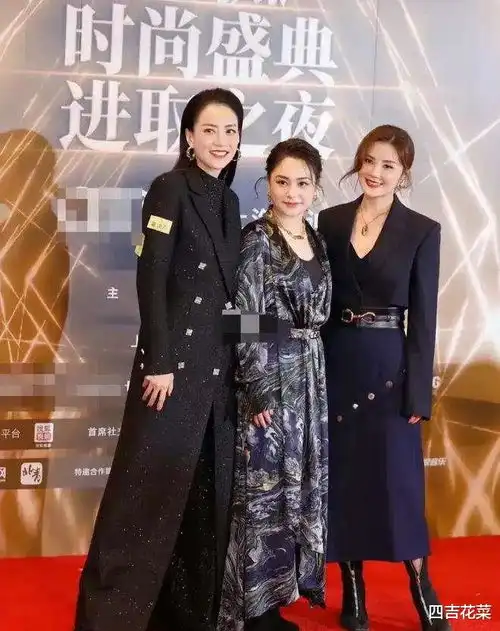 阿娇终于穿漂亮衣服了,姐姐乘风破浪瘦了一圈