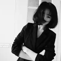 女生伤感头像哭泣黑白微信头像图片大全