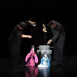 男生红色木偶头像