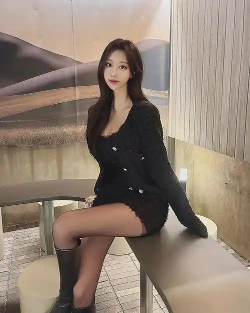 亚洲美女魔鬼身材,妩媚迷人