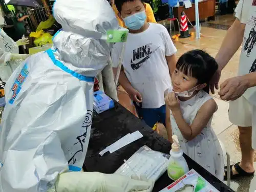 抗疫一线丨这里核酸检测有点萌大白化身小猪佩奇奥特曼龙猫