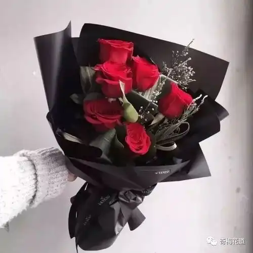 凛冬已至,用这些暖色系花束,点燃一身的沸点