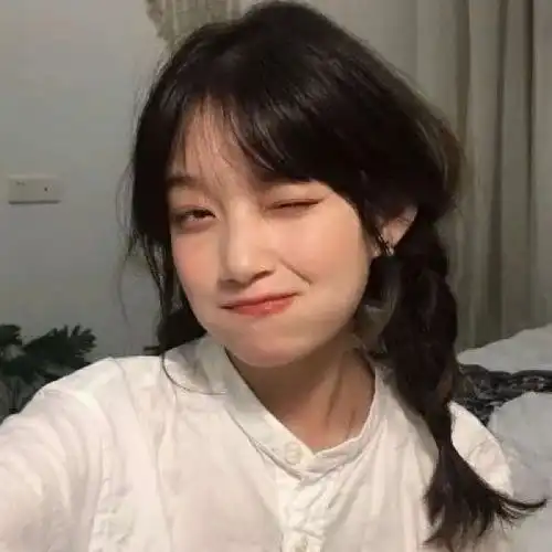 仙系女生头像我喜欢他不是因为他给了我糖,而是他只给了我一个人糖