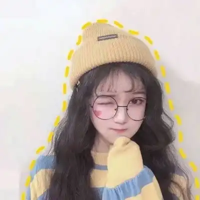 初中女生脸上有3特征,戴眼镜会更惊艳,没准变文艺少女