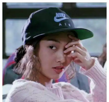 周星驰分手后朱茵我去找周星驰他神色慌张床是热的,厕所门反锁