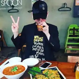 帮男友按下关注10位ins上的韩国型男模特儿