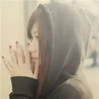 头像女戴帽子侧面动漫