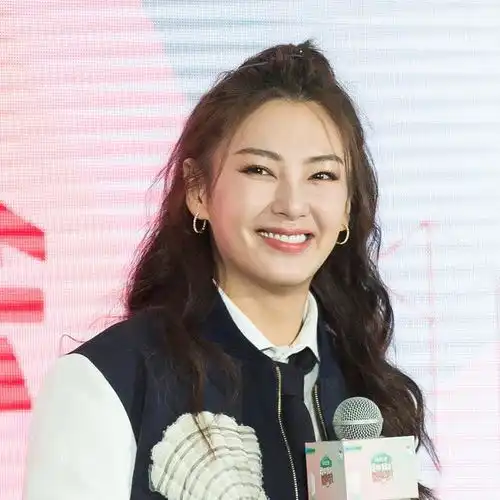 性感多姿的张雨绮,到底多有钱,豪宅使人羡慕