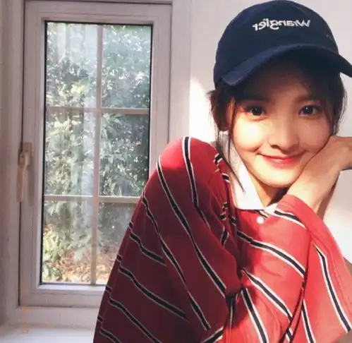 蓝色系男神头像周明星