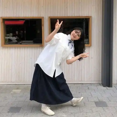 145155的三位小个子博主,矮胖的她们却靠穿搭美出一片天